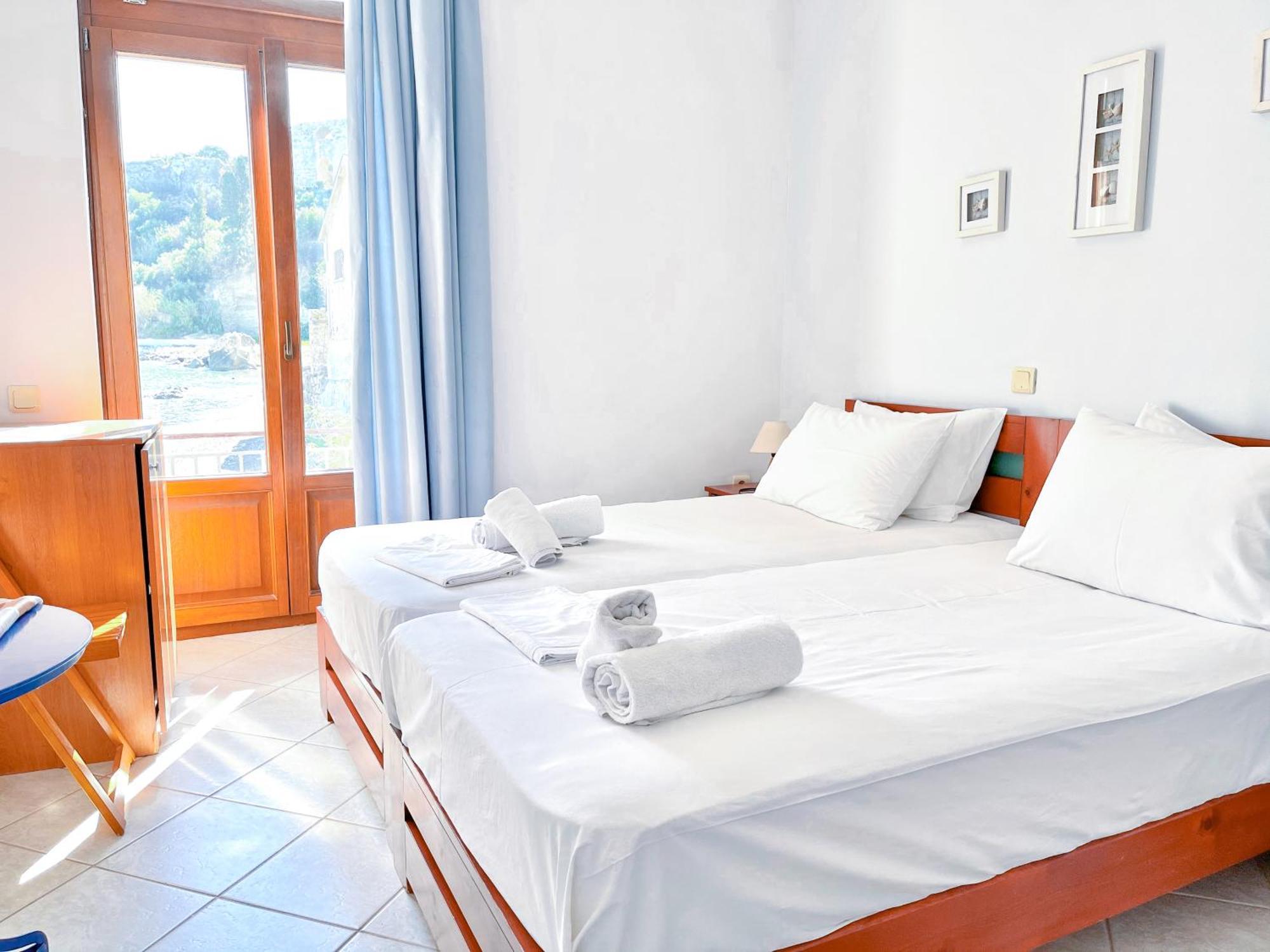 Xenios Zeus Rooms Koróni Екстериор снимка