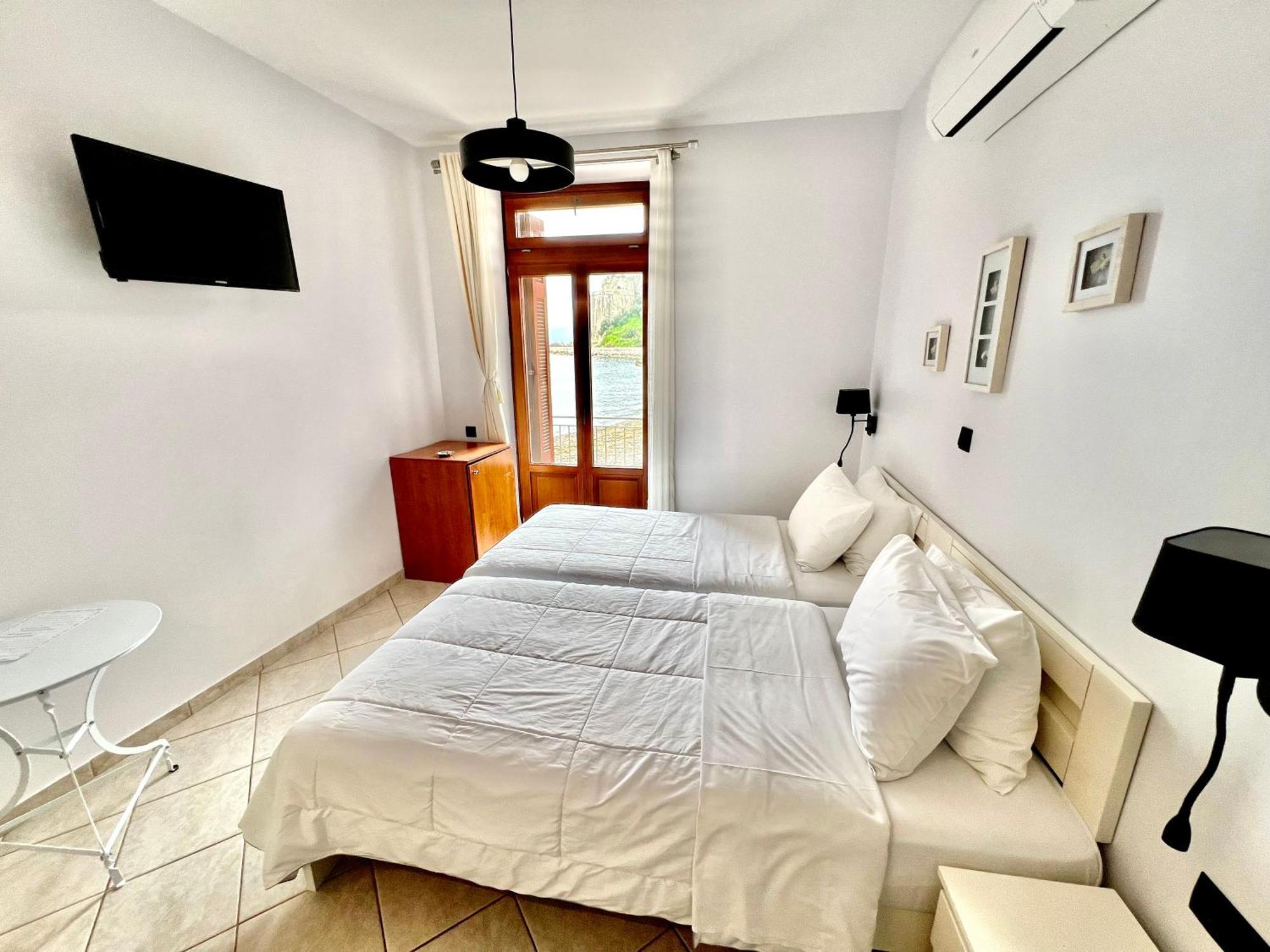 Xenios Zeus Rooms Koróni Екстериор снимка